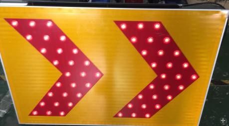 RoHS省エネIP65黄色いシェブロンの印、シェブロンの二重印
